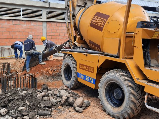 Cimentaciones industriales — obra con participación de CONATEC