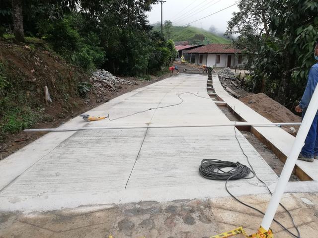 Placa huella terminada — obra con participación de CONATEC
